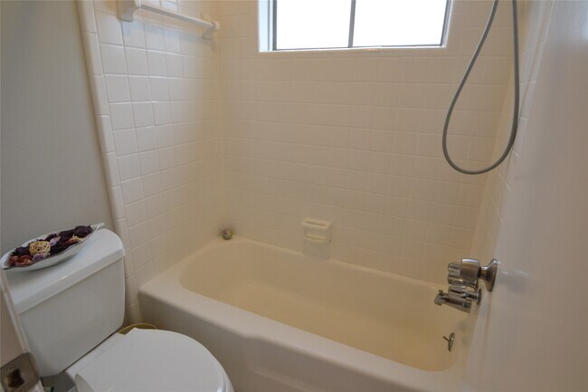 Building Photo - 12711 Westleigh Dr
