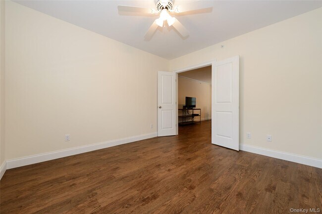 Building Photo - 24 Creek Rd