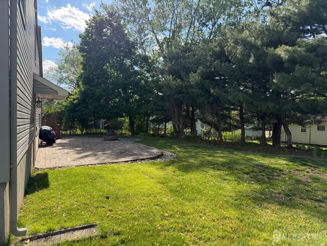 Building Photo - 214 Rivercrest Dr