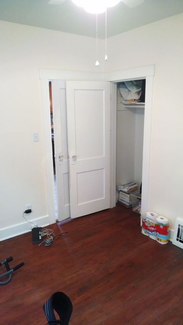 Building Photo - 3 Bedroom Morton Meadows Home for Rent - Close to Everything!