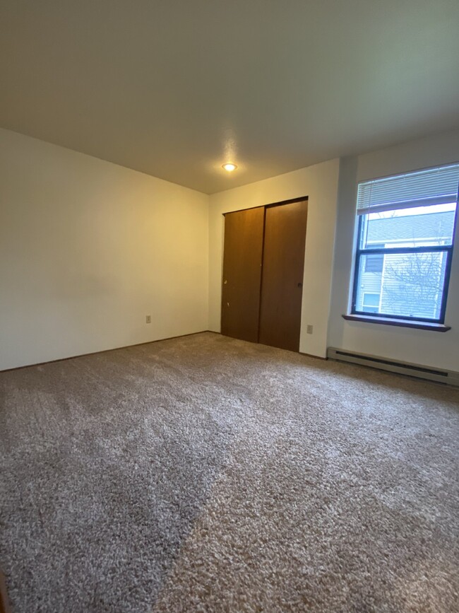 Building Photo - Charming 2-Bed Gem in Bellingham – Central...