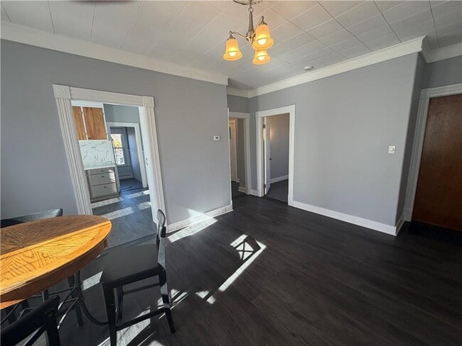 Building Photo - 112 High St