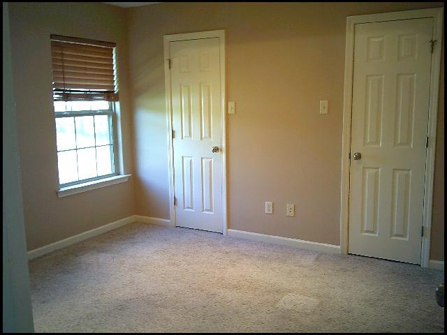 Building Photo - 100 Corbin Cir