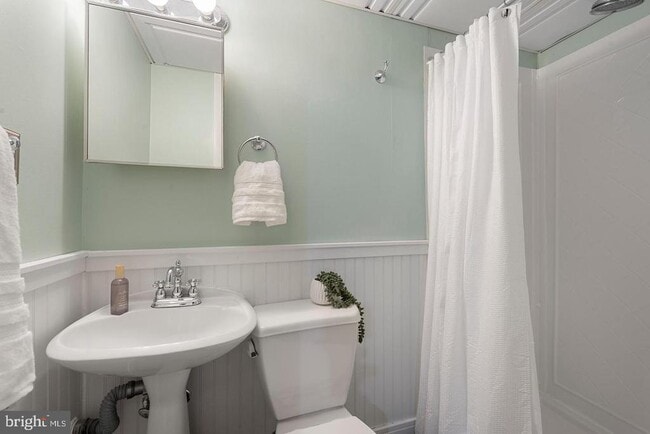 Building Photo - 183 Stanmore Rd