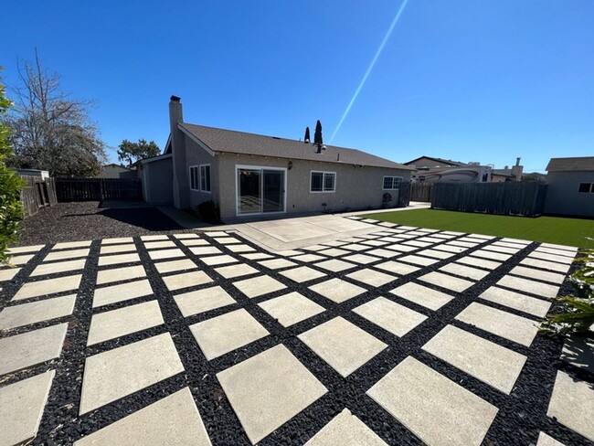 Building Photo - Charming Updated 4 Bedroom Home In Orcutt