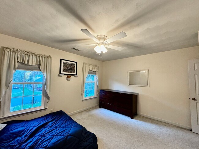 Building Photo - Fabulous 4-Bedroom Home w/2-Car Attached Garage! Dog Friendly - Screened Porch!