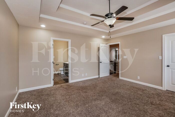 Building Photo - 3765 Windhaven Dr