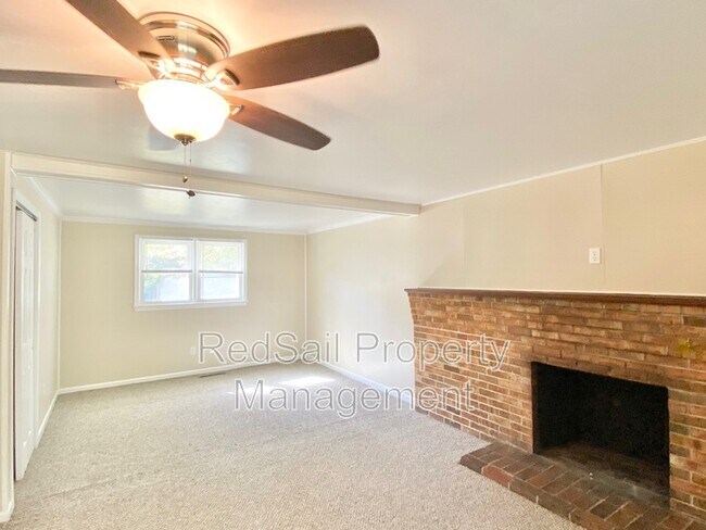 Building Photo - 146 Linbrook Dr