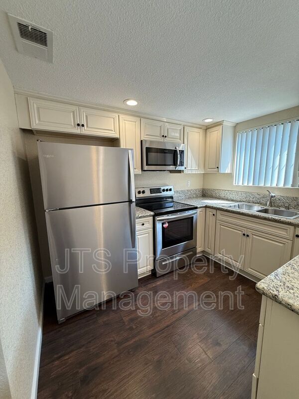 Building Photo - 5842 Alorn Ln