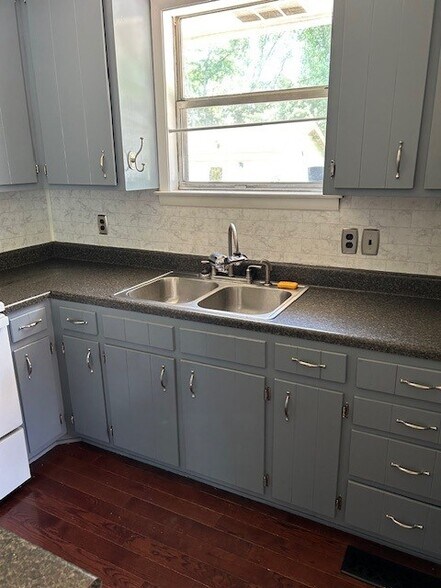 Kitchen - 311 Sunny Acre Dr