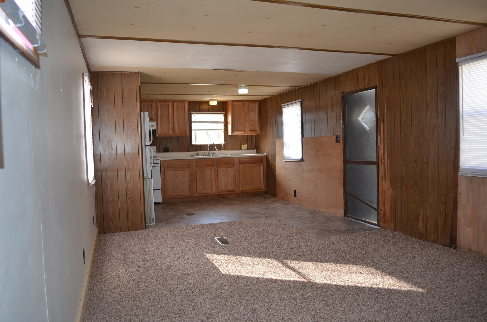 Building Photo - 8000 Rolling Hills Dr