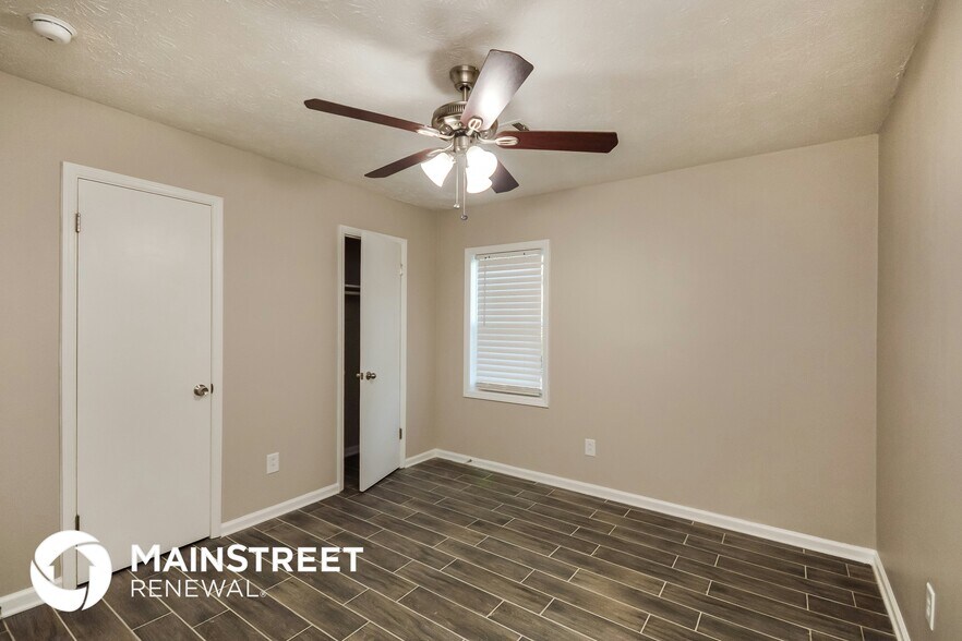 Building Photo - 6096 Creekford Dr