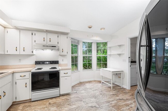 Building Photo - Oak Run Home For Rent!