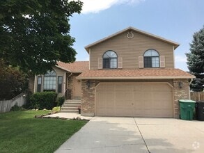 Building Photo - Spacious West Jordan 4 Bedroom!