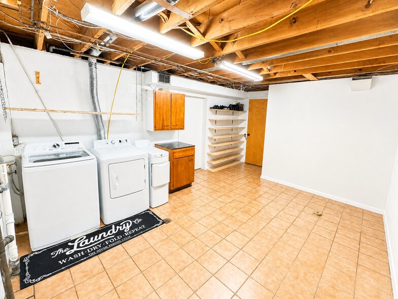 Building Photo - 1239 Bellflower Ave
