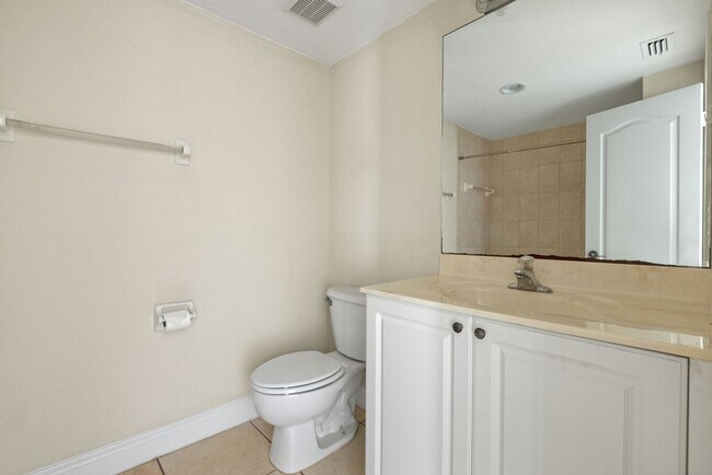 Building Photo - Villas at Venezia 4175-105