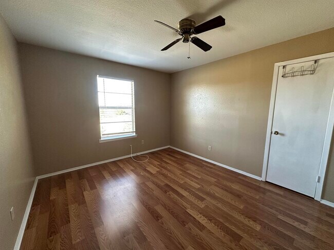 Building Photo - 105 Shannon Cir