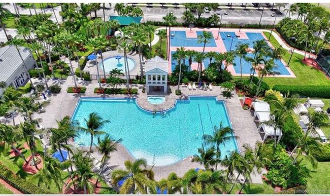 Building Photo - 2261 Ridgewood Cir