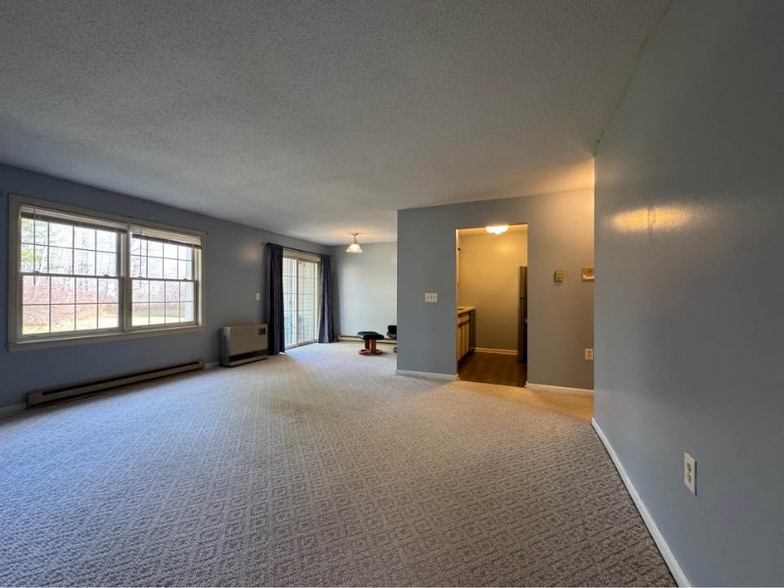 Building Photo - 26 Somerset