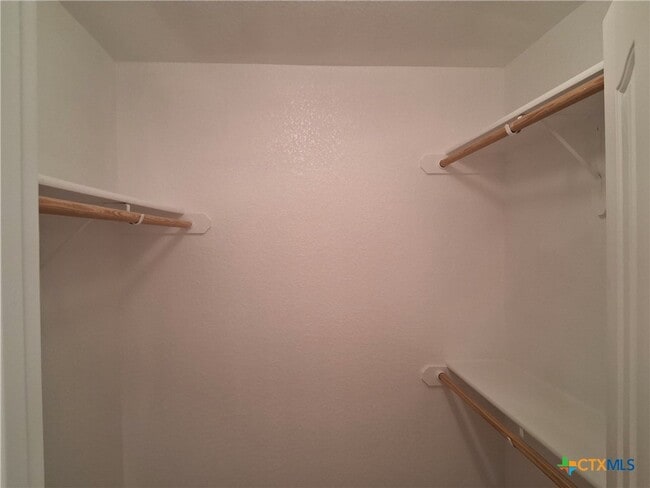 Building Photo - 2604 Green Giant Dr