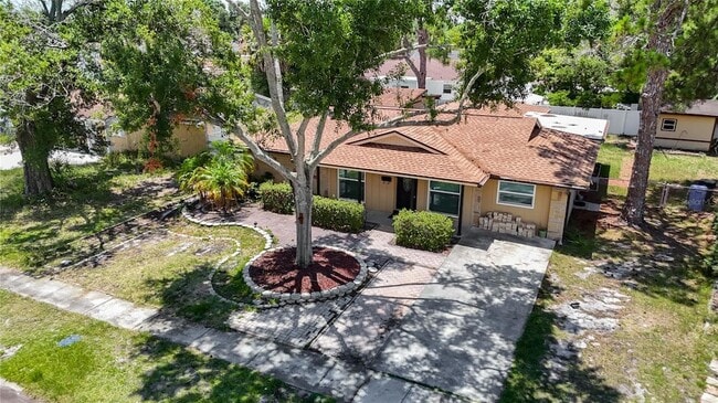 Building Photo - 7916 Woodgrove Cir