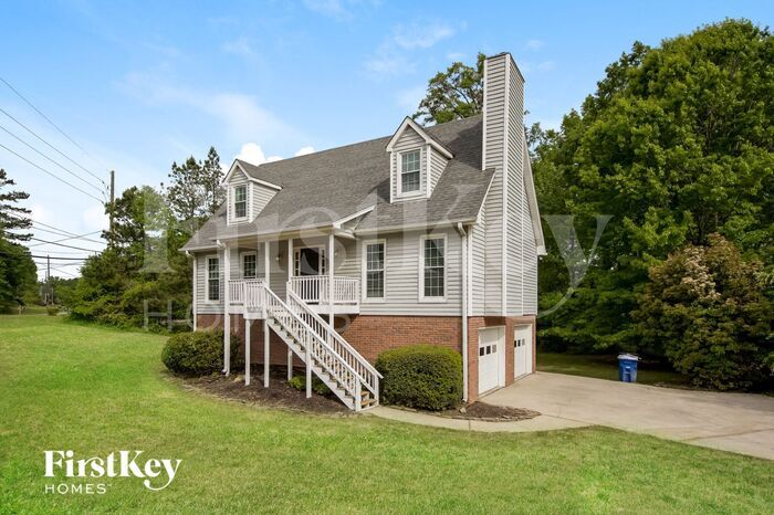Building Photo - 2301 Buckingham Pl