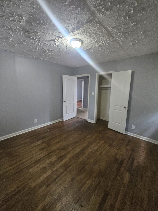 Building Photo - 380 Astor St