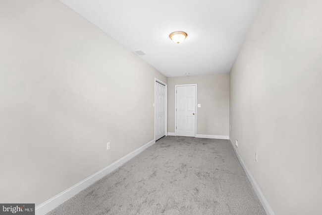 Building Photo - 1605 Clifton Ave