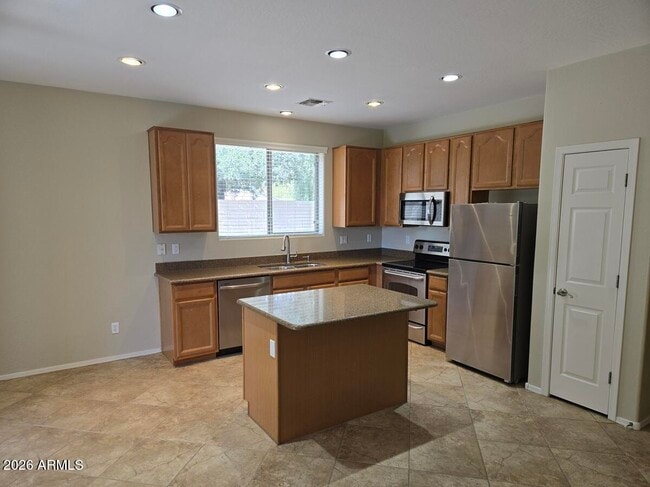 Building Photo - 15493 W Montecito Ave