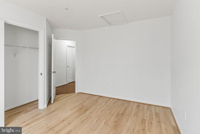 Building Photo - 6033 Grenfell Loop