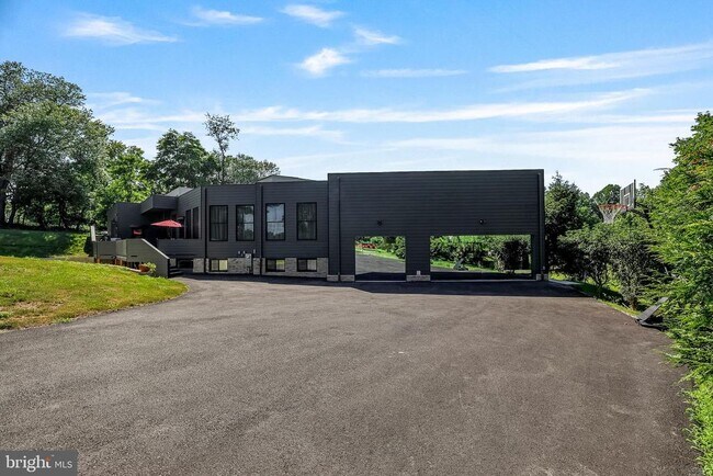 Building Photo - 6325 Johensu Dr