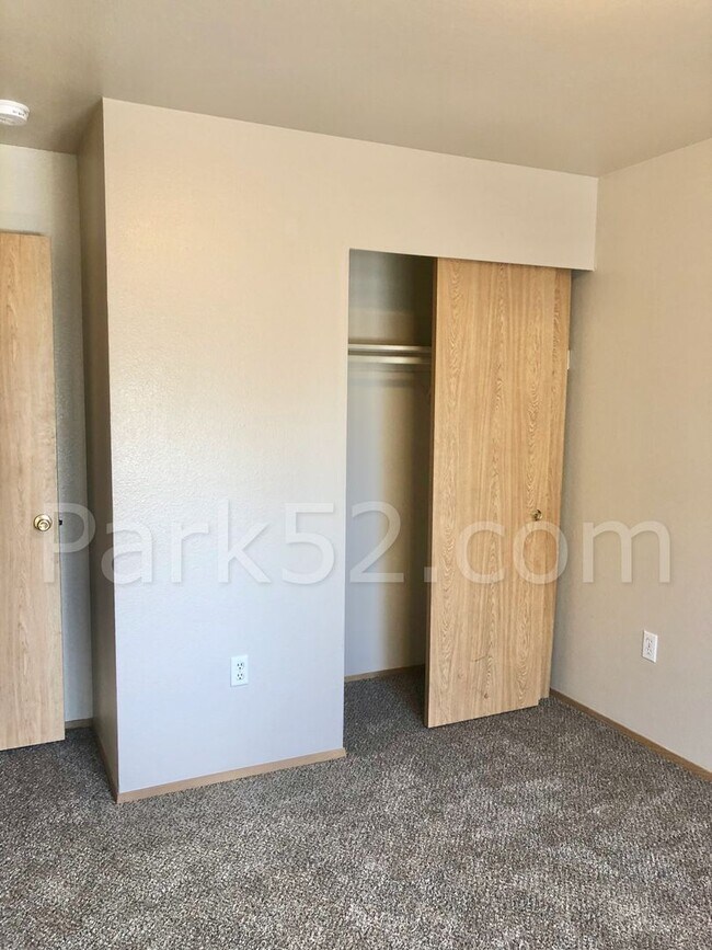 Building Photo - Tacoma Area 3 Bedroom Townhome