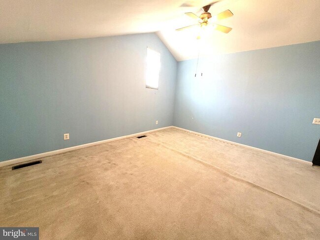 Building Photo - 6012 Ricketts Walk