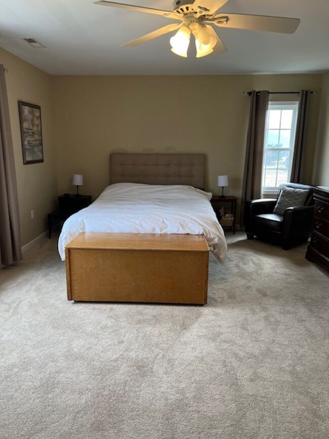 Building Photo - Single Family Home with Breathtaking Views