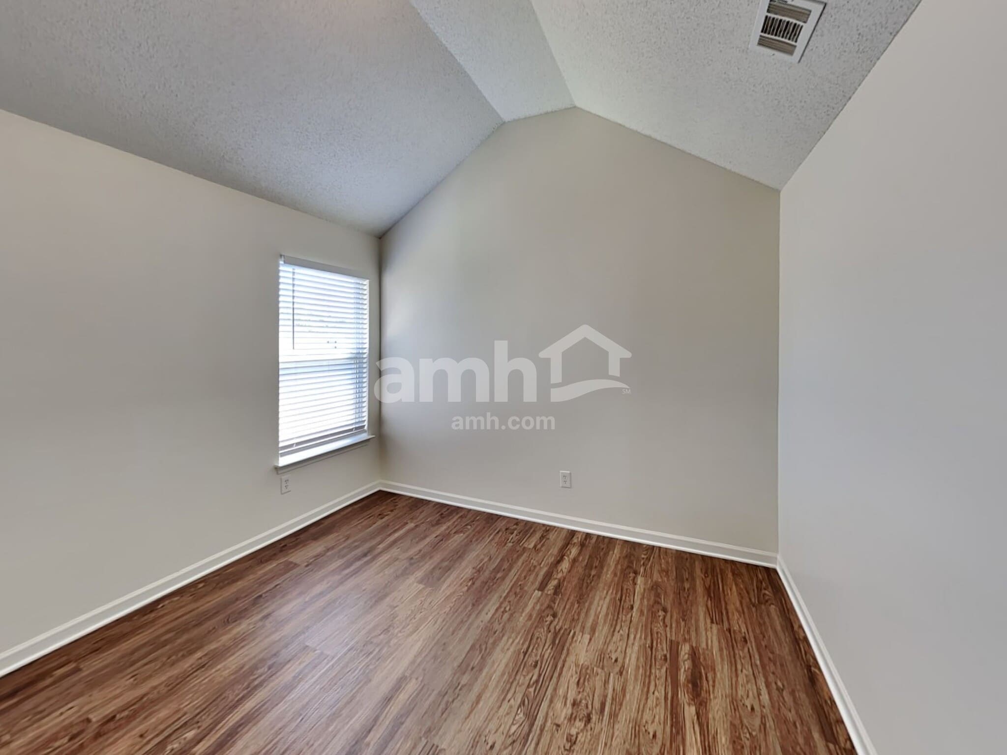 Building Photo - 3013 Summer Breeze Dr