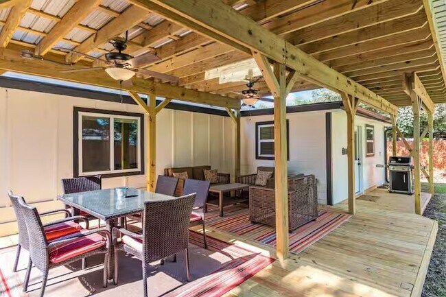 Building Photo - 2310 Dove Springs Dr