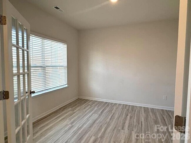 Building Photo - 7898 Old Brk Rd