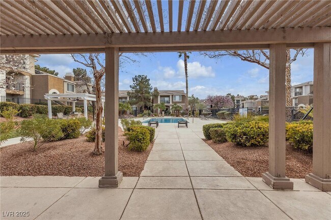Building Photo - 2900 Sunridge Heights Pkwy