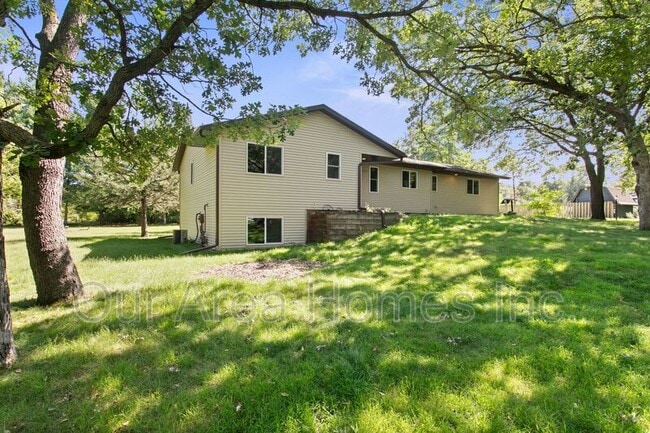 Building Photo - 16037 Oneida St NW