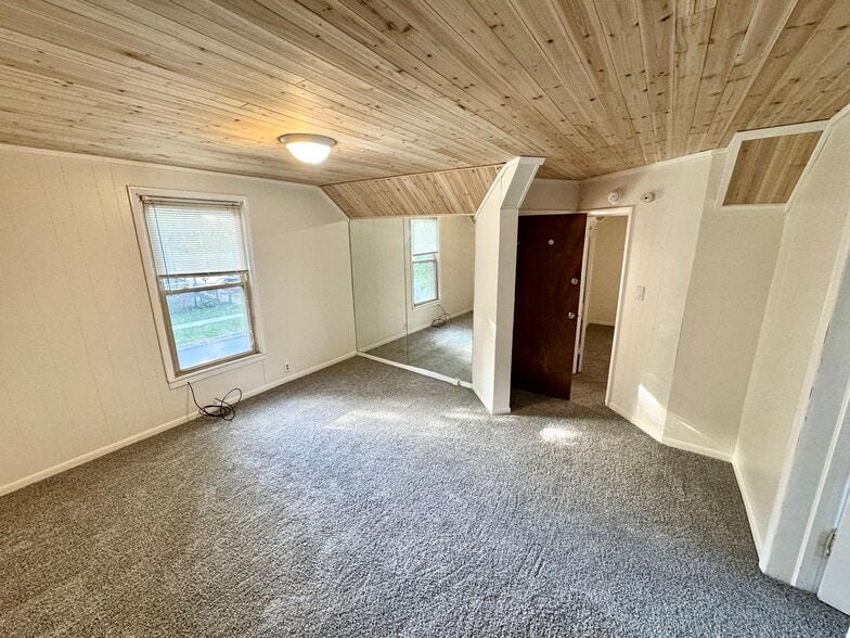 Building Photo - 1100 Michigan Ave