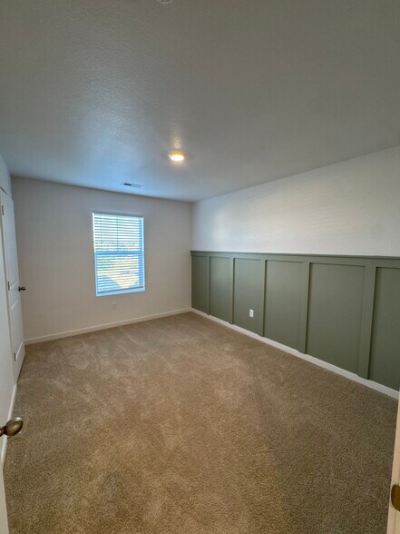 Building Photo - 109 62nd Ave