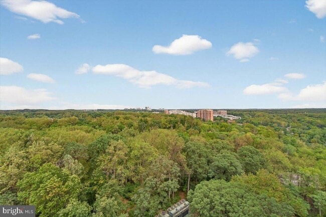 Building Photo - 5225 Pooks Hill Rd