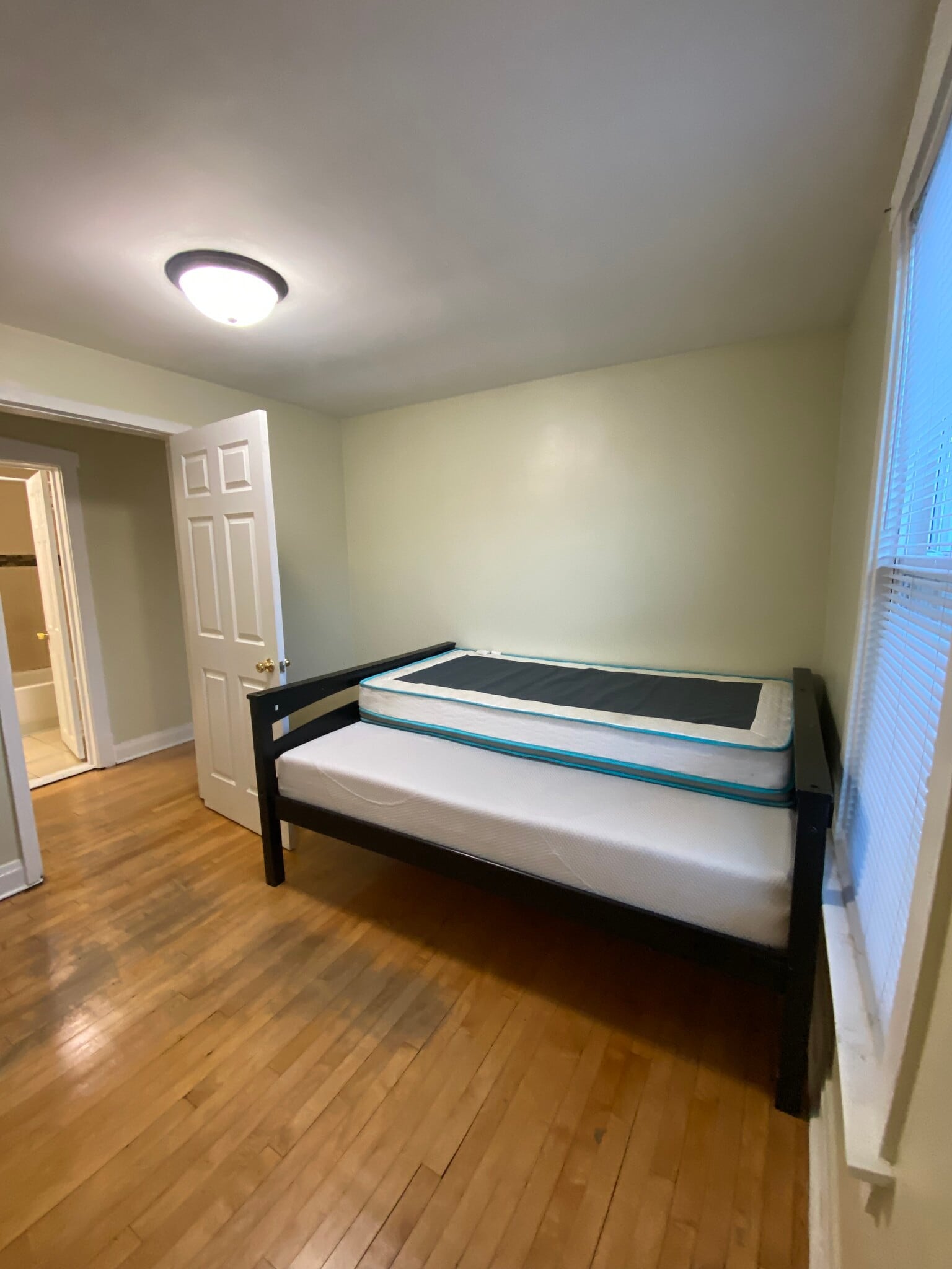 Building Photo - 2453 N Lorel Ave