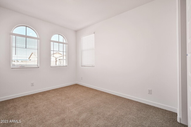 Building Photo - 12617 W Kaler Dr