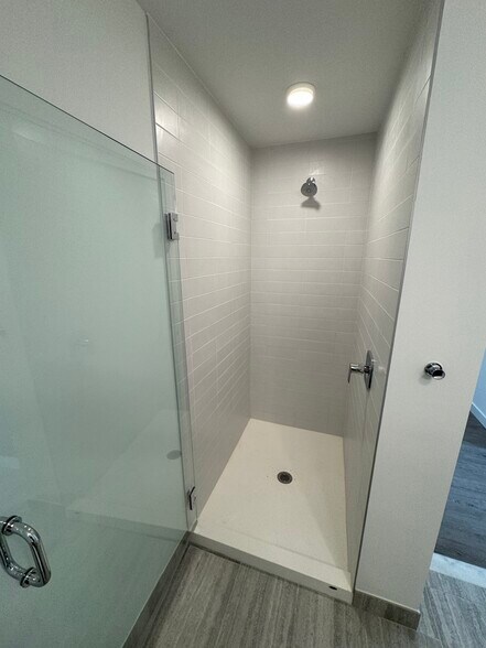 Bathroom Walking Shower - 132 NE 22nd St