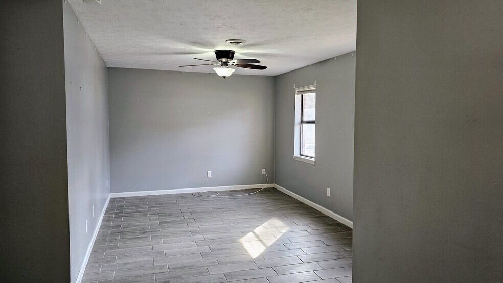Building Photo - 125 St Andrews Ct