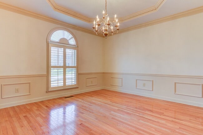 Building Photo - Farragut 37934 - 4 bedroom, 2.5 bath home ...