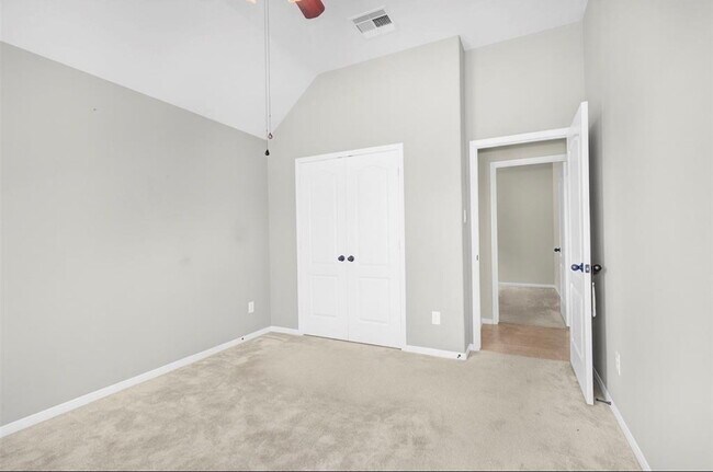 Building Photo - 2513 Golfcrest Dr