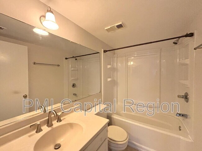 Building Photo - 5805 Edson Ln