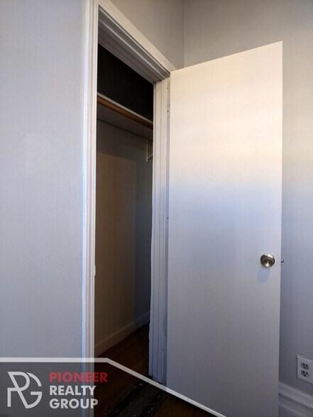 Building Photo - 3542 N Halsted St